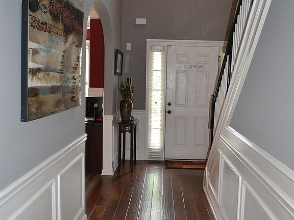 2nd image of 523 Moulton Way