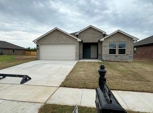 2108 S 16th Ct, Broken Arrow, OK 74012
