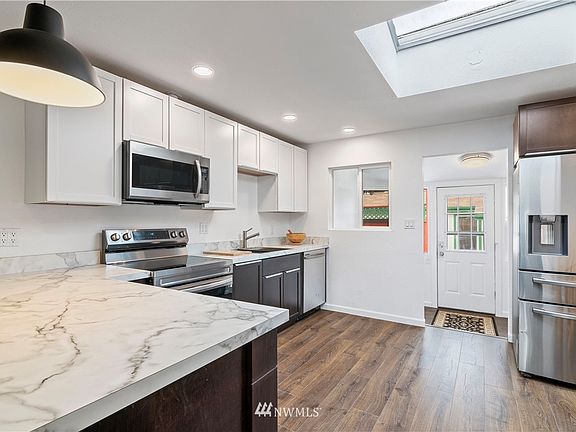 Brand NEW stainless appliances