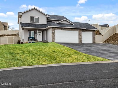 1408 W 1st Ave, Selah, WA, 98942