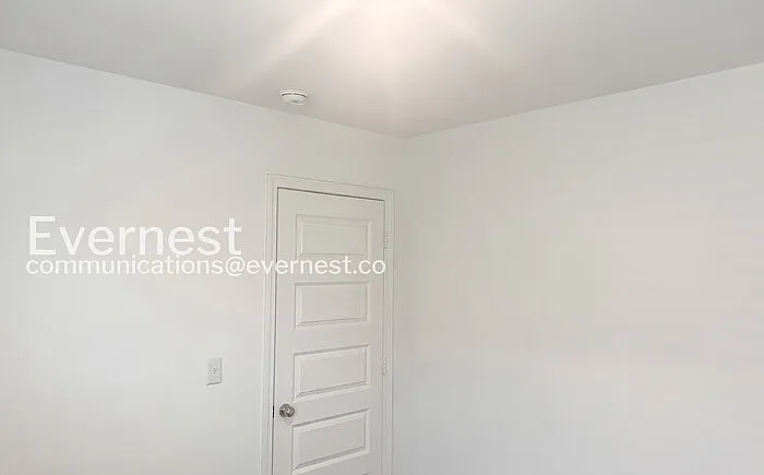 6648 Hollywood Ave — Photo 9