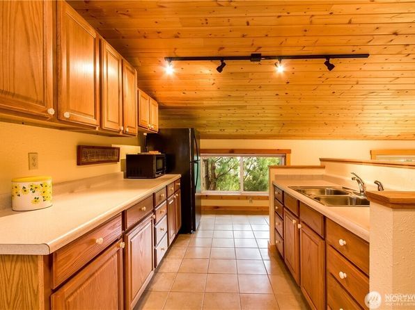 12403 NE North Shore Road, Belfair, WA 98528
