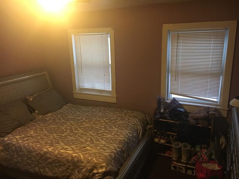 2nd image of 219 Oakwood Ave
