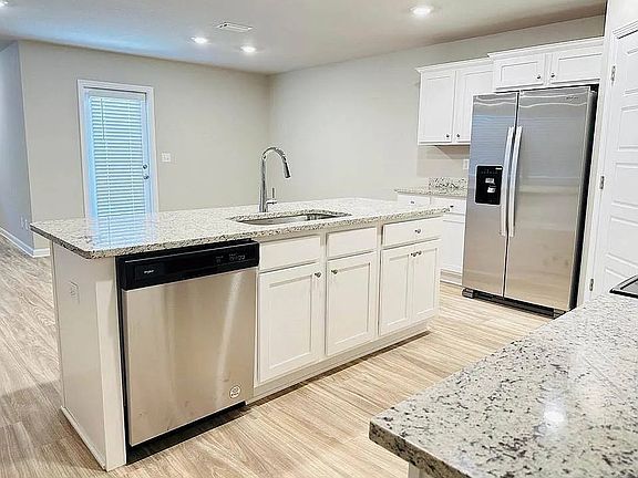 3rd image of 2495 Arbordale Loop