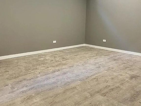 5th image of 4830 S Drexel Blvd #801