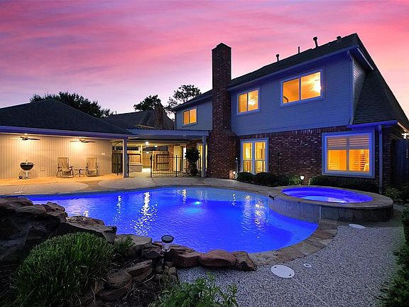 2nd image of 2111 Birdie Court
