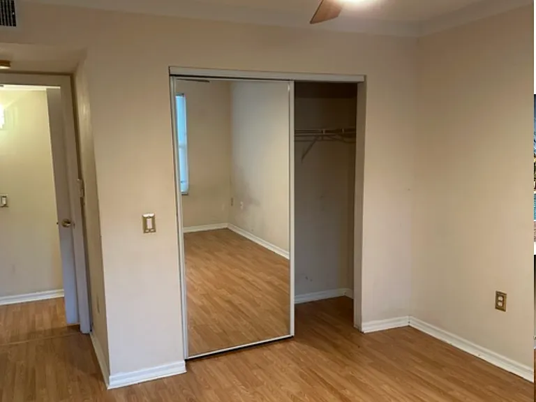 919 Villa Cir #919 — Photo 8