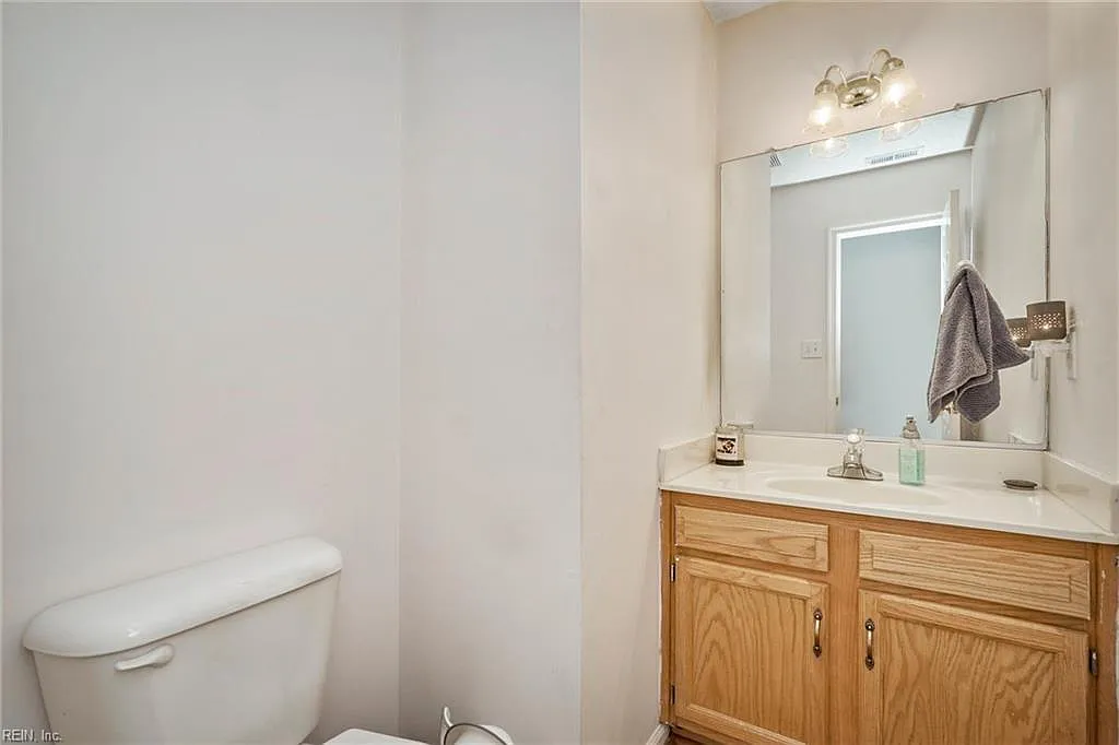 1220 Woods Edge Cir - 1 — Photo 4