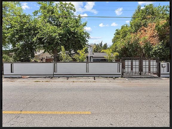 5th image of 5311 Woodlake Ave