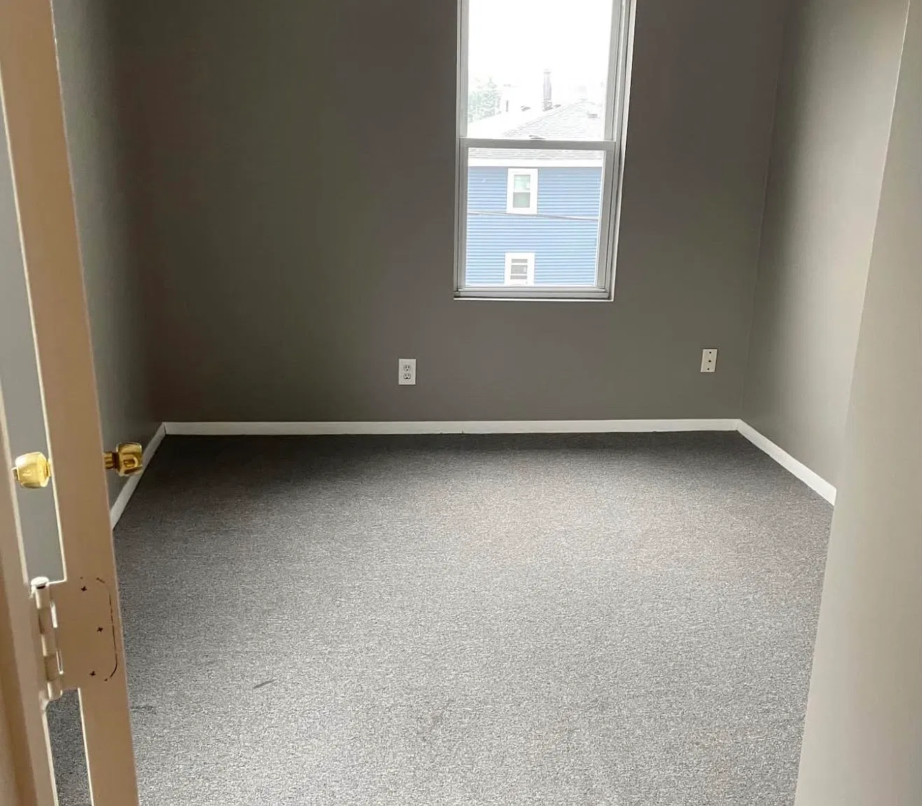2 bed, 900 sqft, $1,400 — Photo 3