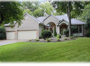 8998 Willowby Xing N, Maple Grove, MN 55311