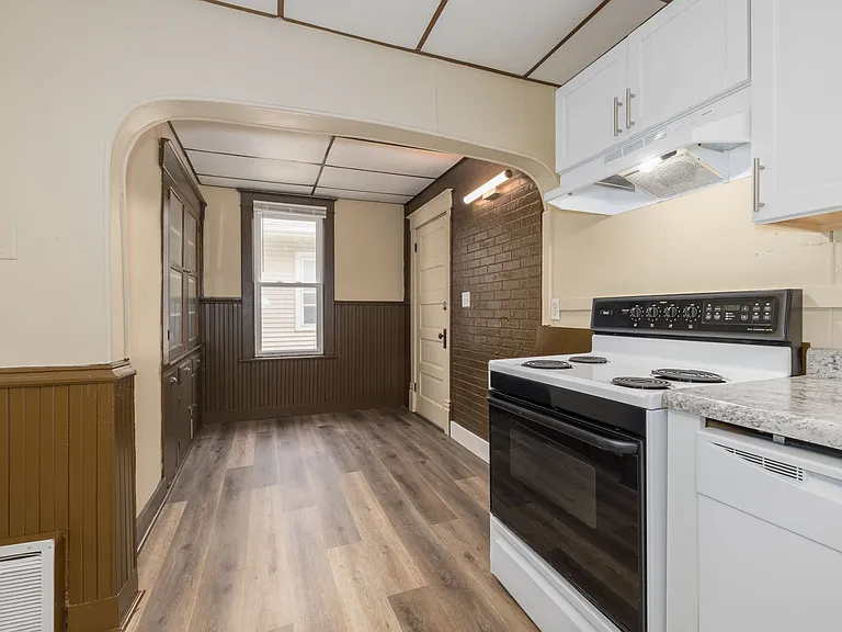 343 N Main St — Photo 9