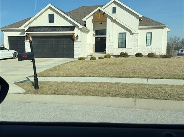 18120 N Peach Blossom Dr, Platte City, MO 64079