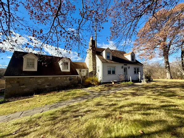 176 Pocono Rd #2, Brookfield, CT 06804