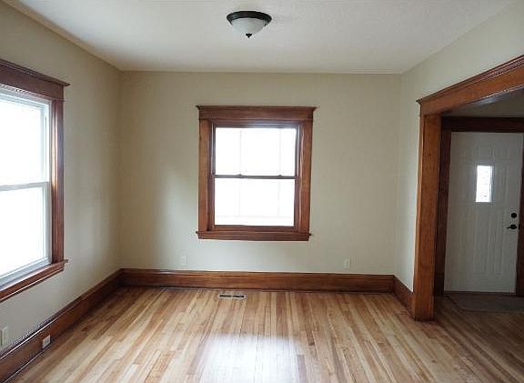 5th image of 3430 Fremont Ave N