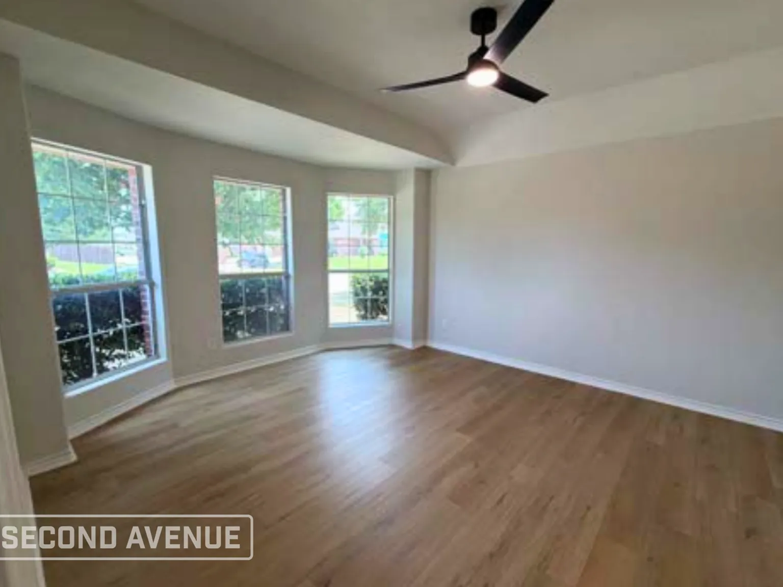 4 bed, 2.0 bath, 2085 sqft, $2,899 — Photo 2