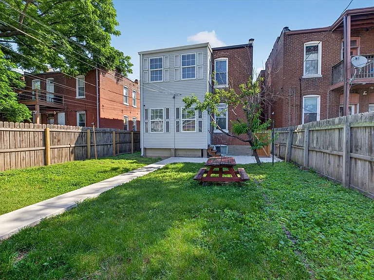 736 Dover Pl #1F — Photo 16