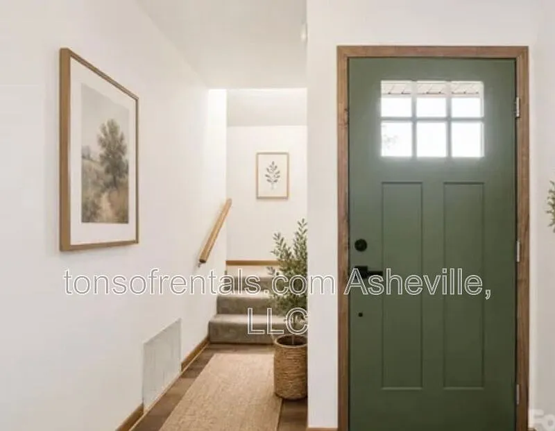 3 bed, 2.5 bath, 2319 sqft, $3,000 — Photo 4