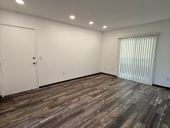 3rd image of 375 W Park Ave APT E