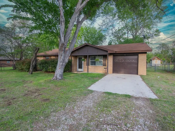 1020 Rosebud Dr, Azle, TX 76020