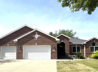 7329 S Russet Dr, Sioux Falls, SD 57108