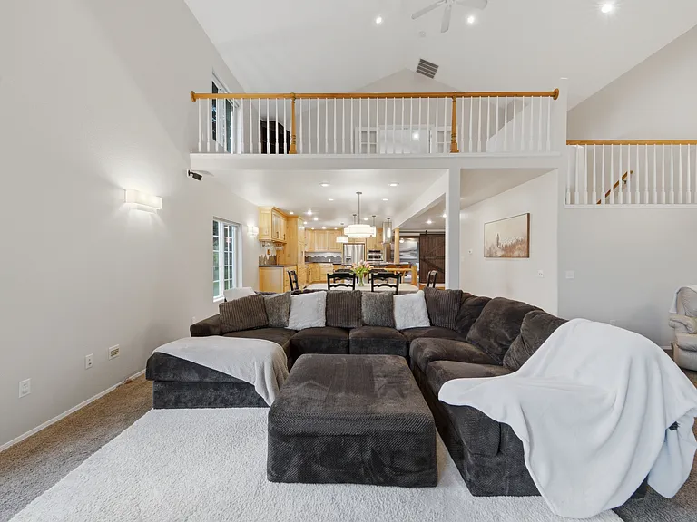 2635 N Meyer Rd — Photo 48
