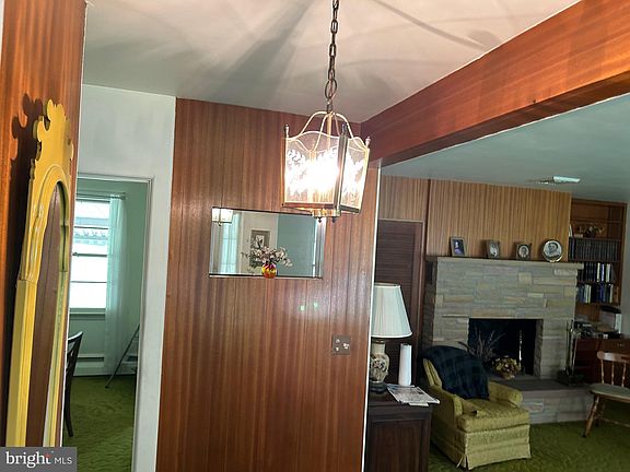 3rd image of 1530 Chaucer Ln