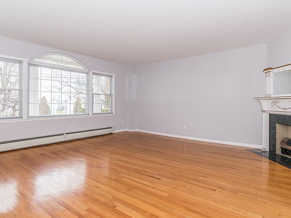 Decorative fireplace in the living room