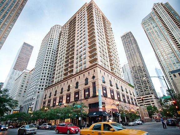 4th image of 737 N Wabash Ave #22