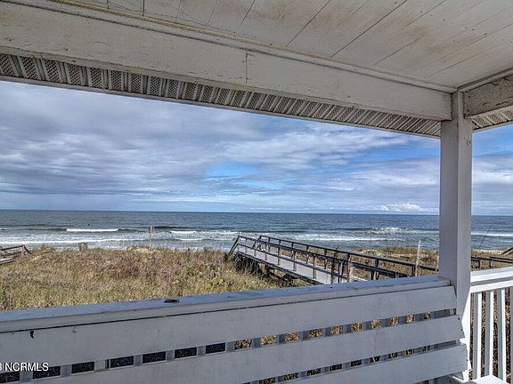 3rd image of 747 Gulf Stream Dr