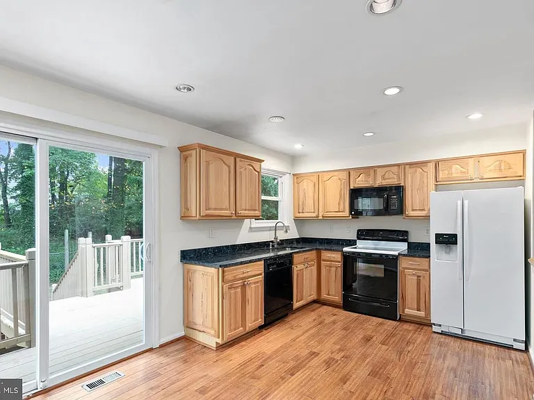 7660 Turnbrook Dr — Photo 7