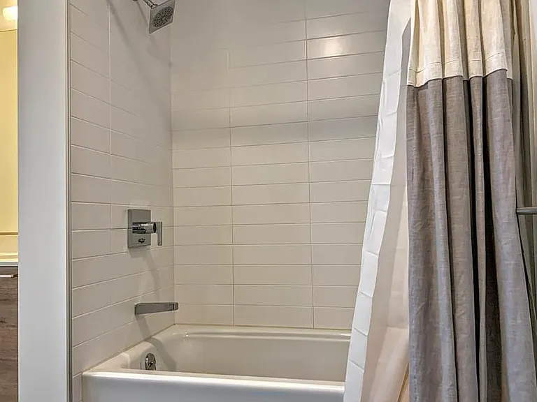 1075 Market St #409 — Photo 9