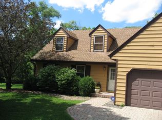 20964 W Long Grove Rd, Kildeer, IL 60047