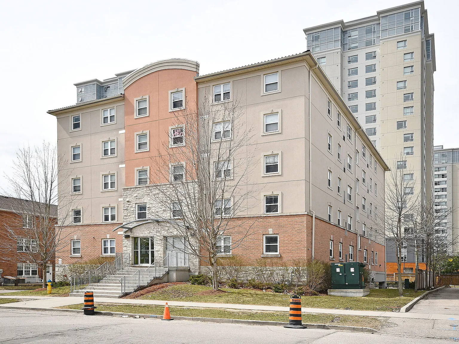 261 Lester Street Waterloo — Photo 3