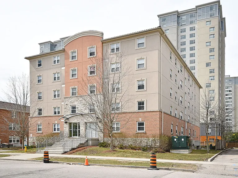 261 Lester St #204-2 — Photo 3