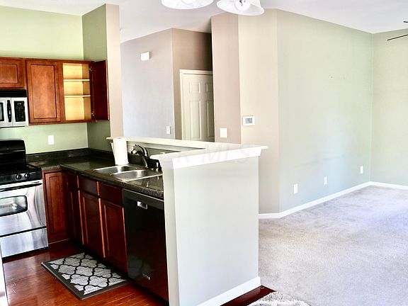 2nd image of 1221 Park Dr #3502