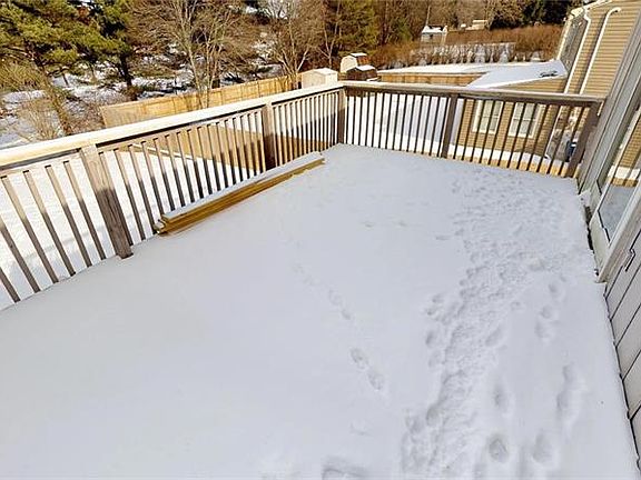 5th image of 105 Wayne Dr