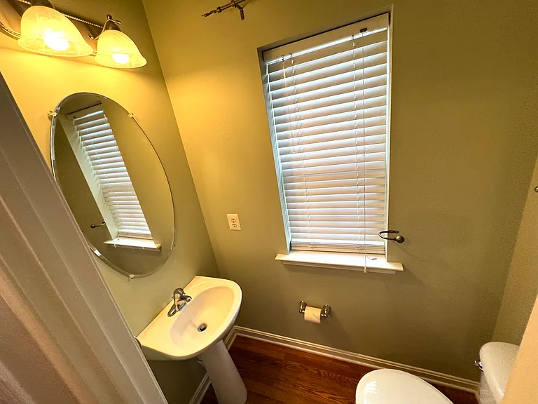 716 Blossom Dr - Half Bathroom Ground Floor