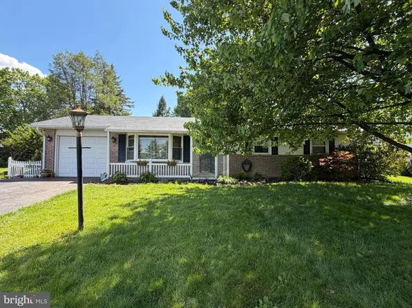 334 E Oregon Rd, Lititz, PA 17543