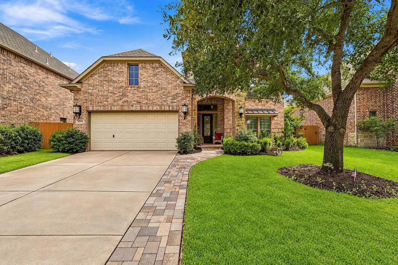 4 bed, 2.5 bath, 2808 sqft, $3,500 — Photo 1
