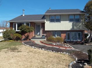 501 Evans Cir, Willow Grove, PA 19090