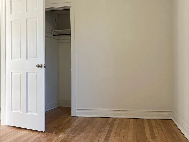 4457 W Ainslie St #1 — Photo 6