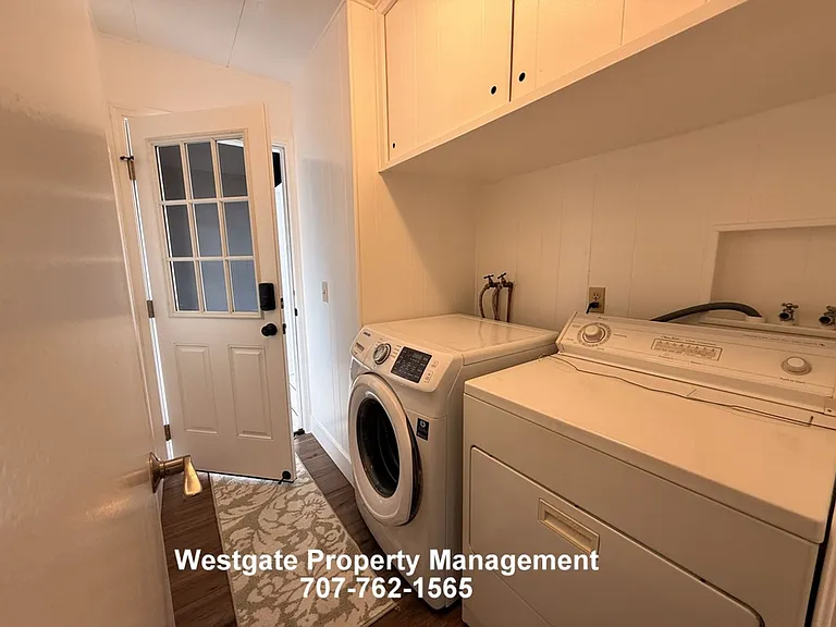 965 Eastman Ln — Photo 26