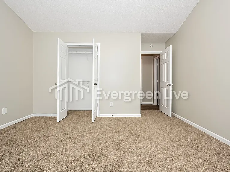 450 Kara Ln — Photo 10