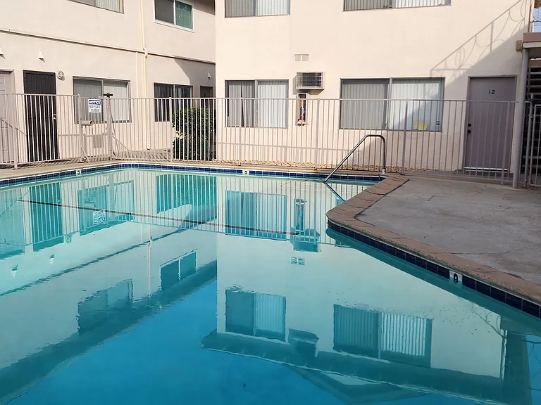 Hunt Pk Apartments — Photo 2