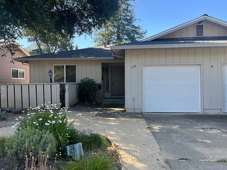 418 Pheasant Ln — Photo 11