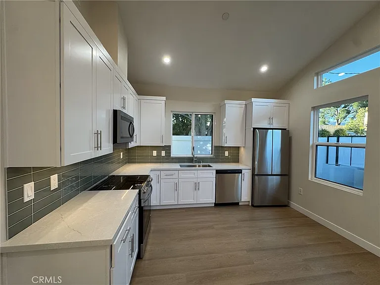 17522 1/2 Tribune St — Photo 3