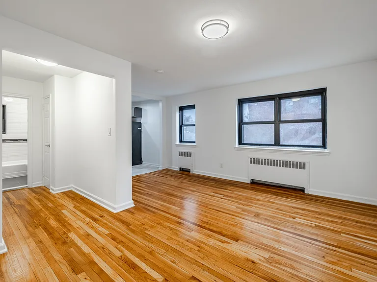 255 S Harrison St — Photo 6