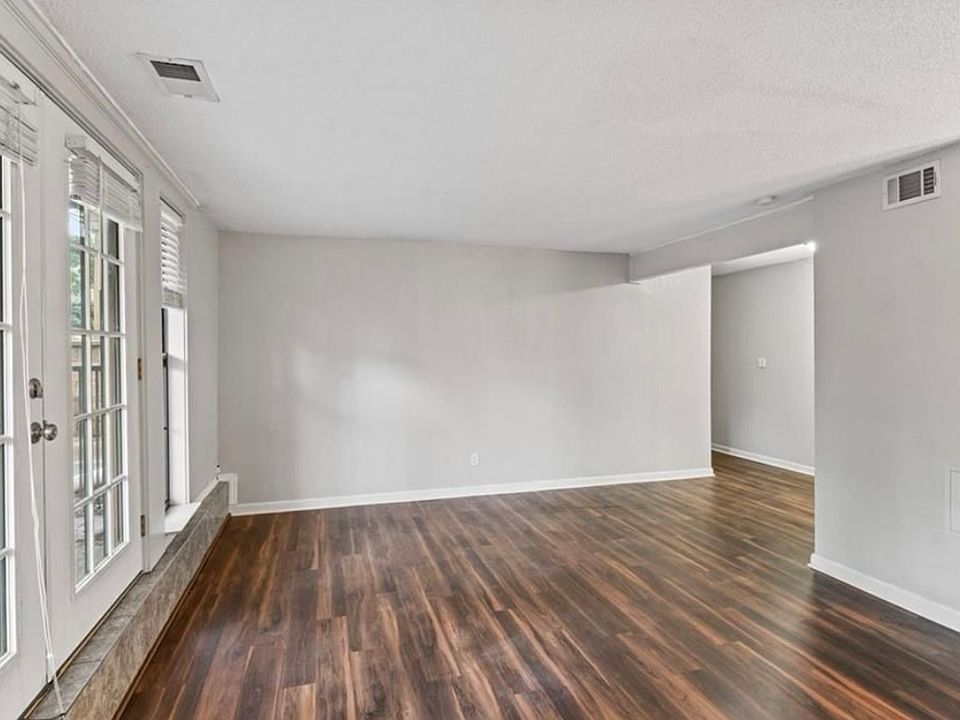 1st image of 4727 Jarboe St APT 52