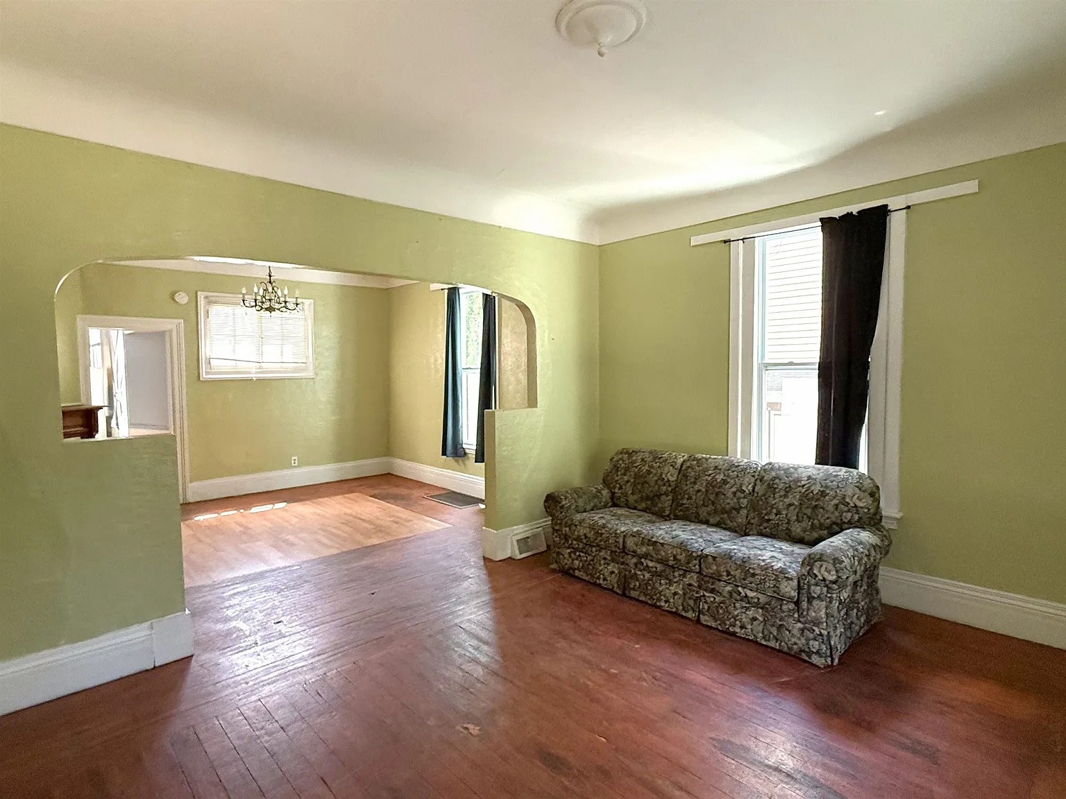 1 bed, 1.0 bath, 825 sqft, $900 — Photo 3